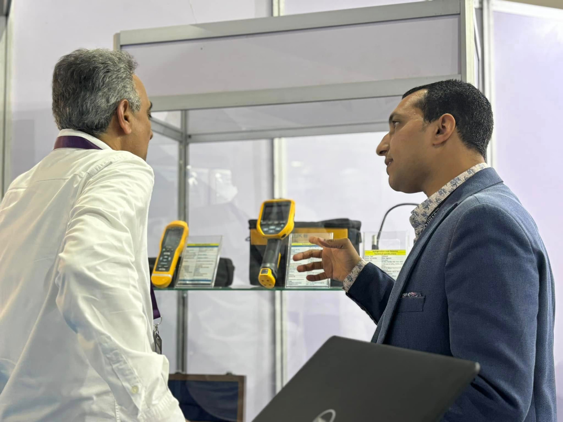 Discussing thermal measurement instruments with customers